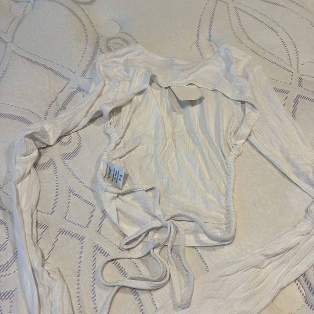 Backless Tee - Picture 2 of 3